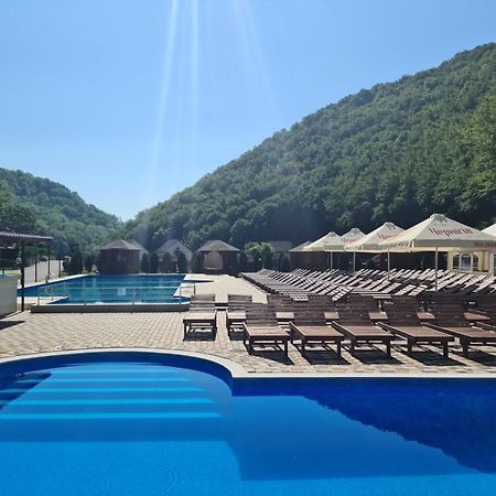 Mishyn-City Hotel Dobrovlyany Екстериор снимка