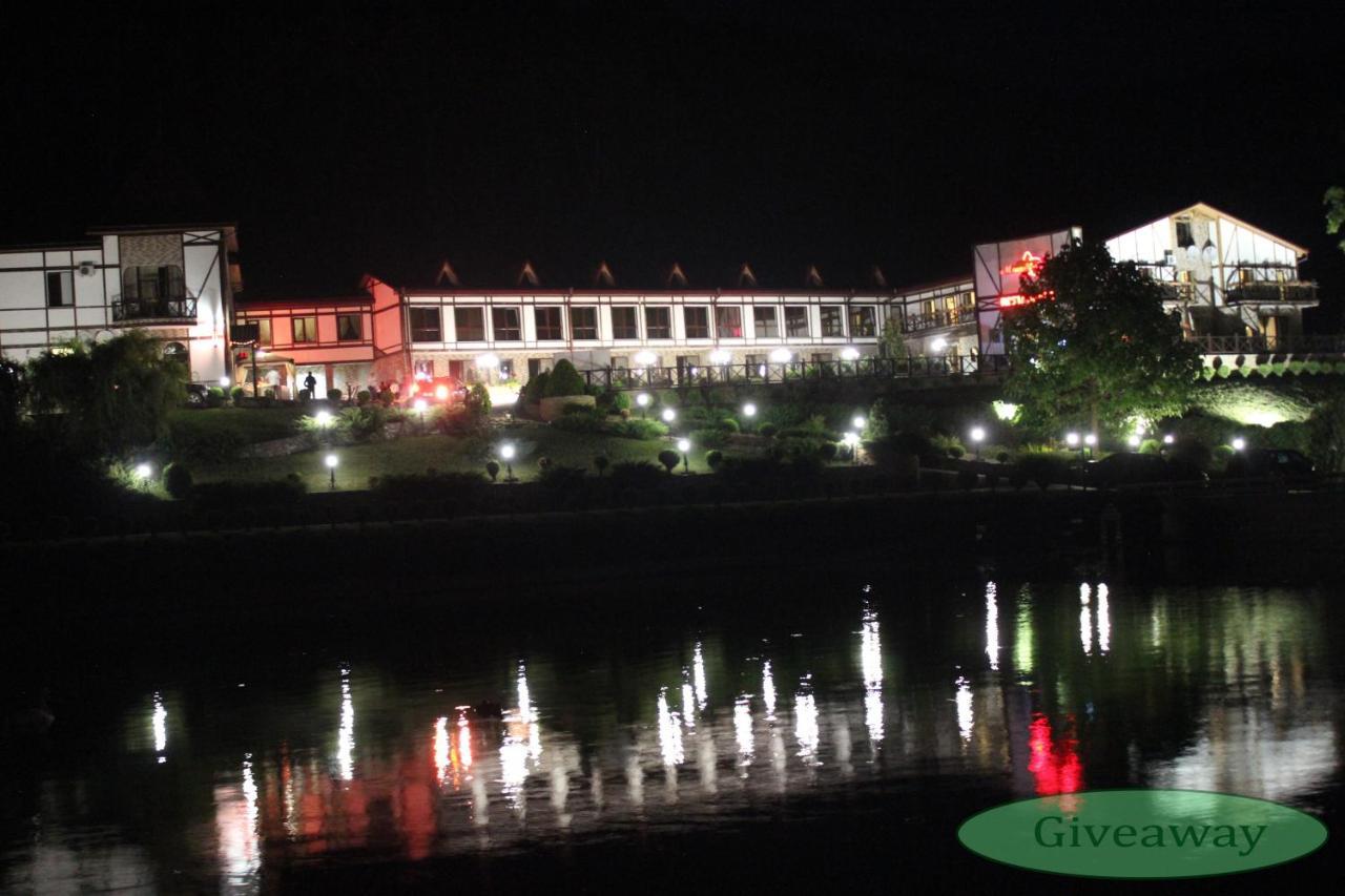 Mishyn-City Hotel Dobrovlyany Екстериор снимка