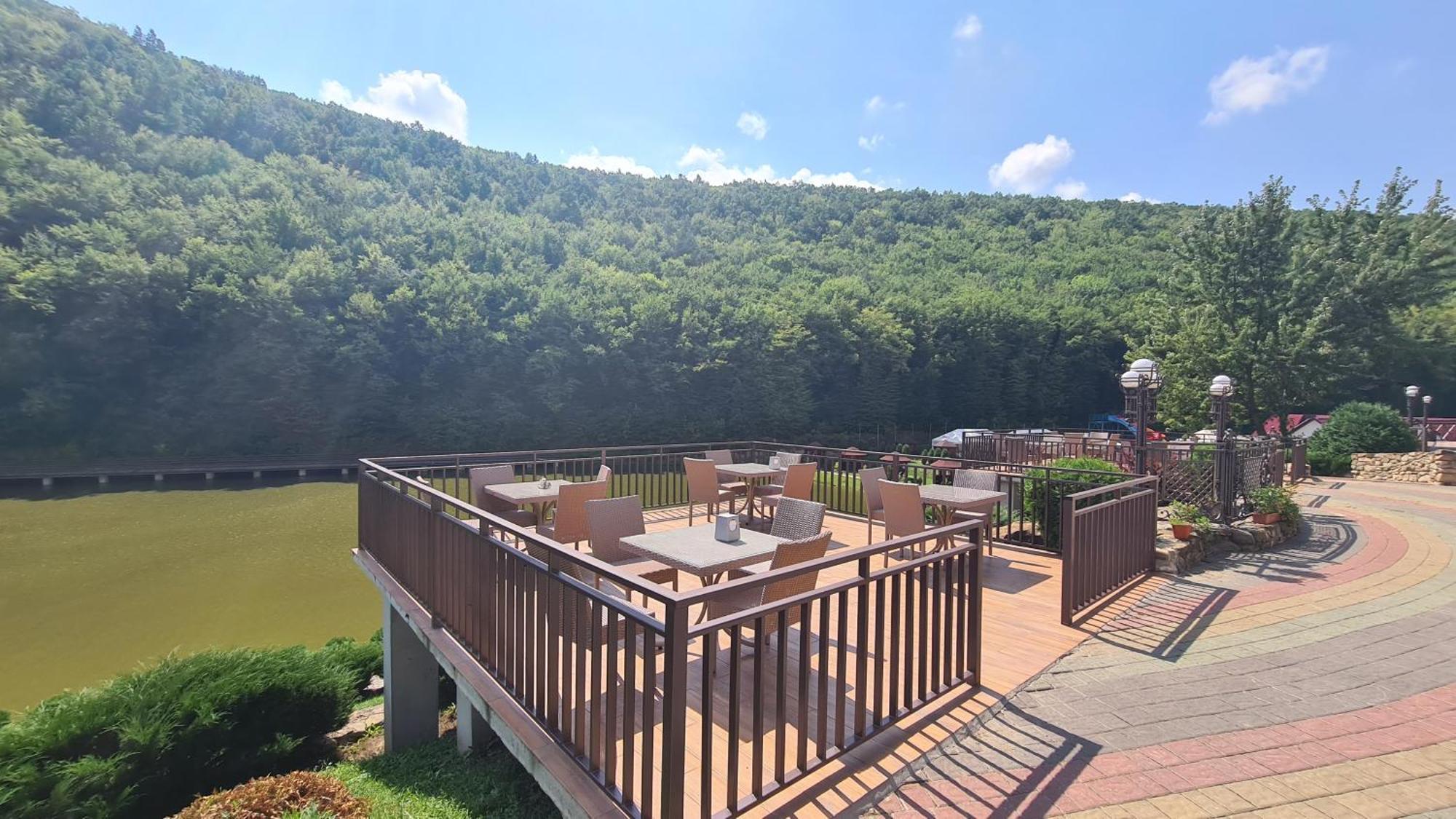 Mishyn-City Hotel Dobrovlyany Екстериор снимка